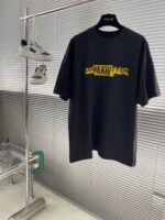 LV 精品仿製 25SS 黑色膠印LOGO短袖T恤 寬鬆版型 日常百搭