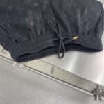 LV 精品仿製 春夏新款松緊帶休閒短褲 高端定制面料 透氣舒適 男女同款
