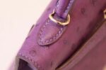 Hermès 一比一 Kelly Mini 2鴕鳥皮手提包 海葵紫金扣 氣質優雅復古風