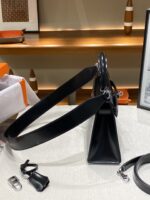 Hermès 復刻版 Kelly 22 Box皮手提包 黑銀配全皮設計 氣場經典優雅風格