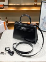 Hermès 復刻版 Kelly 22 Box皮手提包 黑銀配全皮設計 氣場經典優雅風格