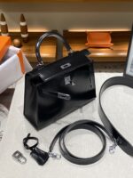 Hermès 復刻版 Kelly 22 Box皮手提包 黑銀配全皮設計 氣場經典優雅風格