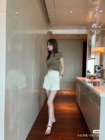 Valentino A貨簡約高腰西裝短褲 側邊拉鍊V字金屬裝飾 百搭顯瘦女神通勤必備