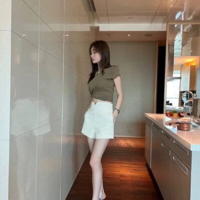 Valentino A貨簡約高腰西裝短褲 側邊拉鍊V字金屬裝飾 百搭顯瘦女神通勤必備