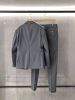 Thom Browne 原單西服套裝經典哈比裁剪彩條細節 時尚品味2025新品