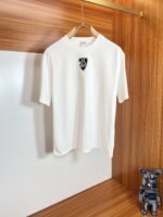 Burberry一比一白色圓領冰潮棉T恤三標齊全親膚舒適2025春夏人氣款