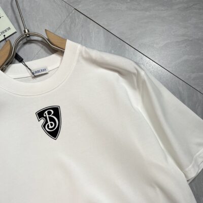 Burberry一比一白色圓領冰潮棉T恤三標齊全親膚舒適2025春夏人氣款