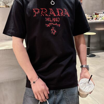 Prada 一比一黑色刺繡短袖T恤 2025夏季新款 個性藝術男女同款 百搭時尚