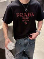 Prada 一比一黑色刺繡短袖T恤 2025夏季新款 個性藝術男女同款 百搭時尚