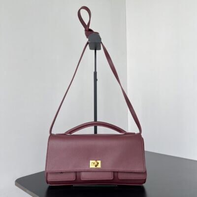 BALENCIAGA Bel Air Clutch 背心精品仿製帶紅，可抱可背女士手拿包