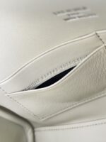 Balenciaga Bel Air Clutch 米白色精品仿製手拿肩背包｜一比一復刻款 2025新色登場