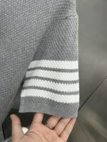 Thom Browne 精品仿製四杠針織Polo衫 復古灰色風格 春夏透氣百搭款