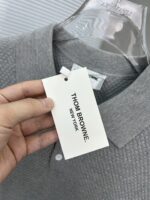 Thom Browne 精品仿製四杠針織Polo衫 復古灰色風格 春夏透氣百搭款