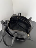 Balenciaga 精品仿製Carrie大號保齡球包 弧形包身雙提手設計 2025質感新寵