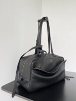 Balenciaga 精品仿製Carrie大號保齡球包 弧形包身雙提手設計 2025質感新寵