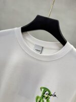 Burberry一比一白色戰馬LOGO短袖T恤立體車工設計感強2025春夏百搭時尚男款