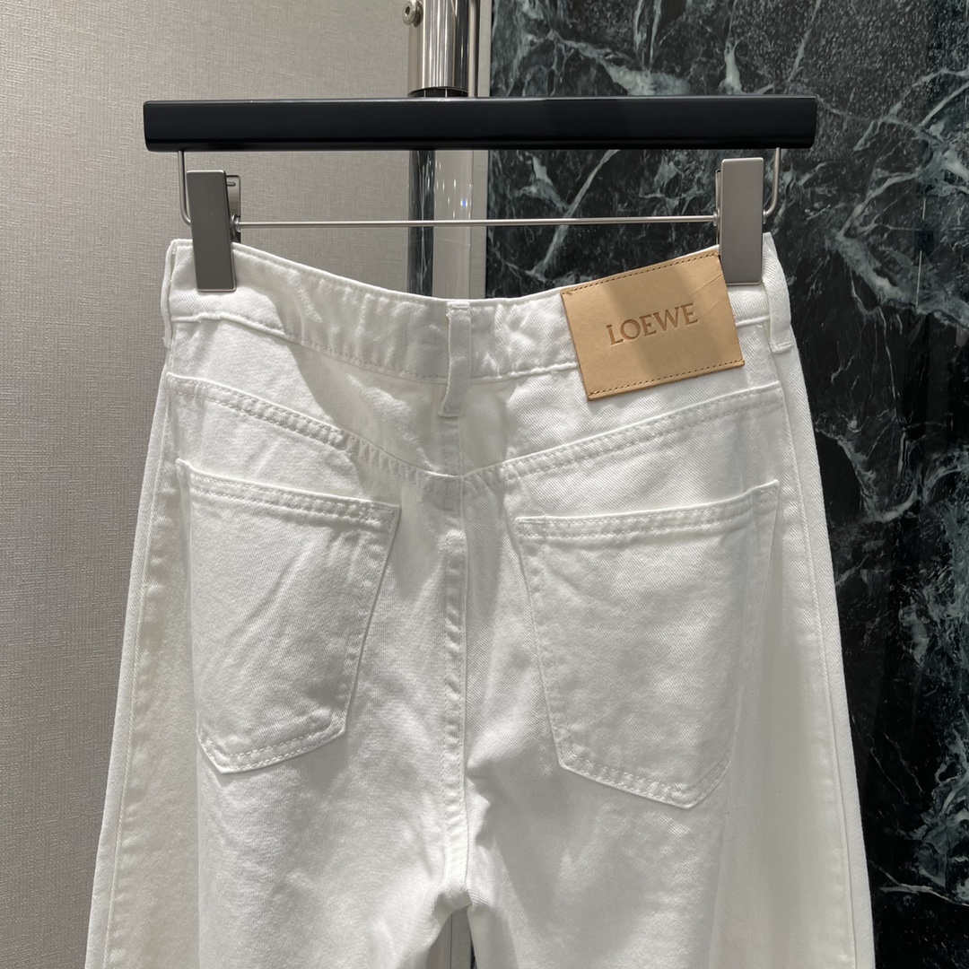LOEWE原單直筒牛仔褲 夏季新款小花扣設計俏皮有型 挺括版型修飾腿型