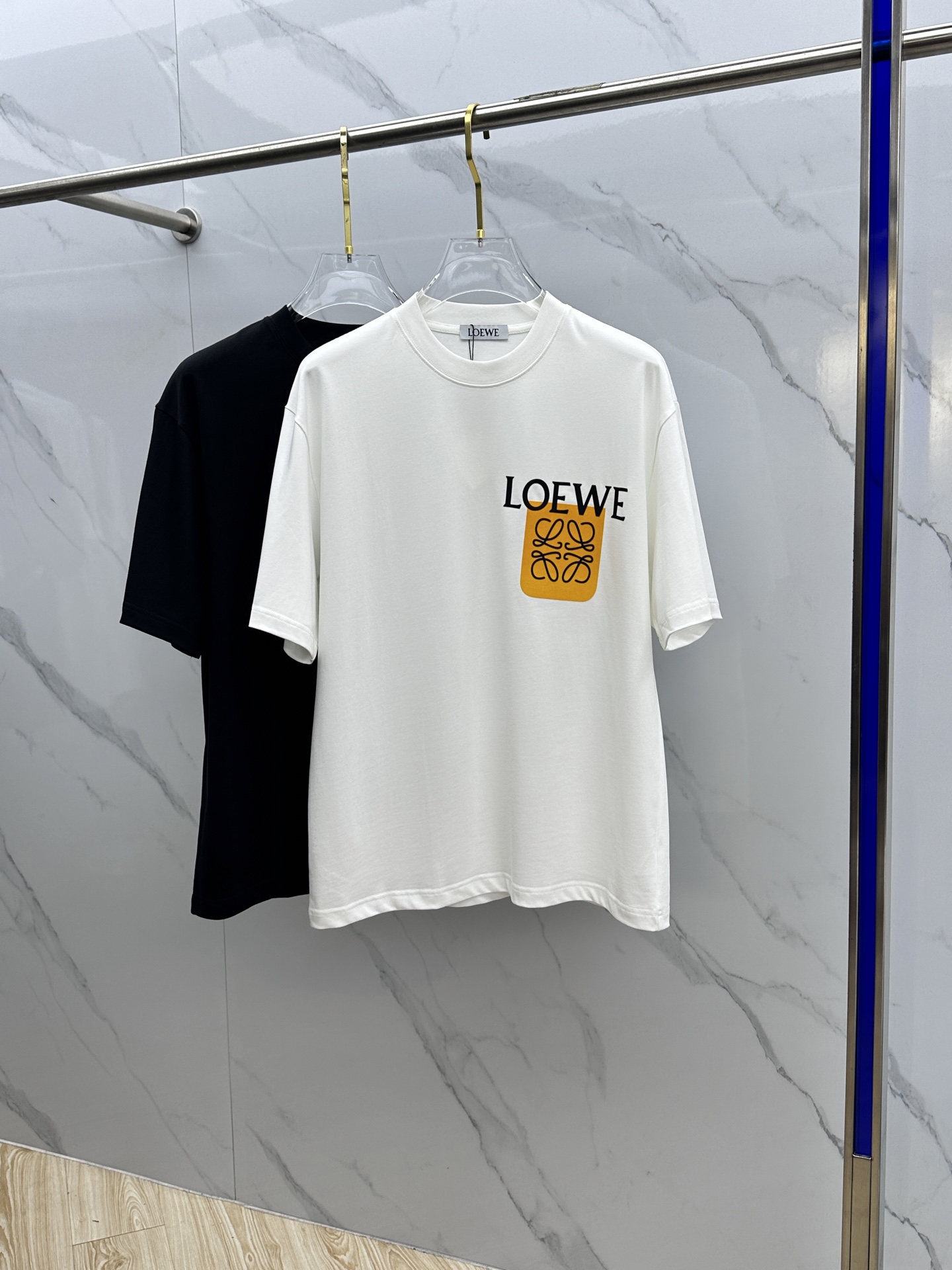 LOEWE高仿立體LOGO打底T恤 2025春夏純棉微廓型剪裁 男女同款百搭首選