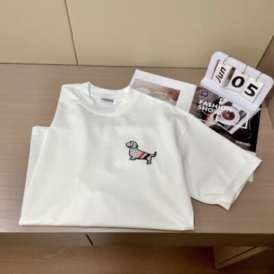 THOM BROWNE 2025春夏純棉上衣｜重磅精梳棉｜OS寬鬆版型｜百搭必備