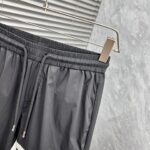 Thom Browne 原單黑色休閒短褲 條紋拼接寬版剪裁 2024春夏高質感運動風格