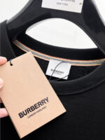 Burberry A貨黑色藝術風短袖T恤男女人氣百搭款2025夏季原版面料時尚個性設計