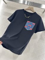 Louis Vuitton 一比一樱桃口袋短袖T恤 四葉草刺繡牛仔口袋設計 休閒顯瘦風格款