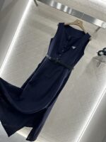 Prada 頂級原單白色無袖連衣裙 圓領亞麻質感 三角腰帶裝飾 知性優雅2025新款