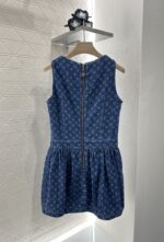 Louis Vuitton A貨激光牛仔背心裙 花苞裙擺設計 四葉草壓紋修身長腿洋裝款