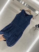 Louis Vuitton A貨激光牛仔背心裙 花苞裙擺設計 四葉草壓紋修身長腿洋裝款