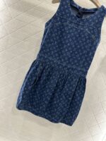 Louis Vuitton A貨激光牛仔背心裙 花苞裙擺設計 四葉草壓紋修身長腿洋裝款