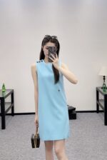 Dior 原單水綠肩扣無袖連衣裙 五角星扣裝飾 蜜蜂刺繡輕奢設計 2025氣質新款