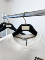 Burberry高仿白色格紋LOGO短袖T恤男士潮流百搭設計2025簡約舒適英倫風格