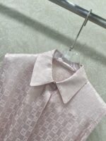 Fendi 精品仿製雙F提花背心襯裙 翻領設計本布腰帶 飄逸層疊高質感2025新款