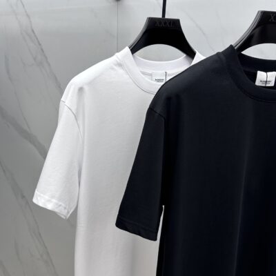 Burberry復刻版LOGO打底T恤格紋領剪裁有型三標齊全2025春夏百搭半袖