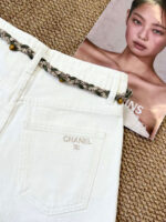Chanel A貨白色腰繩串珠短褲 直筒顯瘦設計 度假感十足 夏日辣妹必備