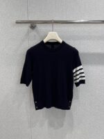 THOM BROWNE 2025春夏超細羊毛中袖針織衫｜韓系氛圍感上衣｜精品仿製女款上衣