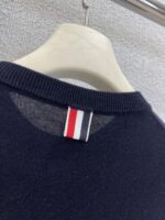 THOM BROWNE 2025春夏超細羊毛中袖針織衫｜韓系氛圍感上衣｜精品仿製女款上衣