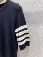THOM BROWNE 2025春夏超細羊毛中袖針織衫｜韓系氛圍感上衣｜精品仿製女款上衣