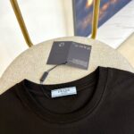 Prada 高仿小熊圖案短袖T恤 潮流減齡百搭款 SS25春夏新作義式簡約風