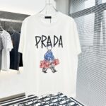 Prada 精品仿製短袖T恤 小人手提箱印花 潮流寬鬆落肩 白色24春夏百搭新作