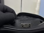 Prada 精品仿製單肩包 2VH172 光皮配布Re-Nylon 百搭多袋設計 新品時尚實用