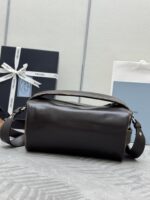 Prada 原單做舊波士頓包 2VH188 復古納帕皮質感 2025新款輕便大容量