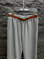 GUCCI 一比一紅綠帶刺繡直筒長褲 灰色針織混紡面料 2025春夏新品