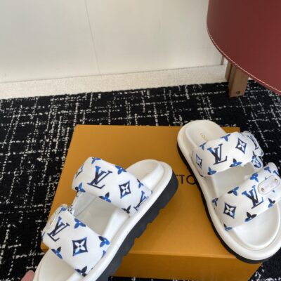 LV 25SS面包拖鞋 情侶款｜100%真羽絨填充｜頂級原單｜爆款老花魔術貼涼拖