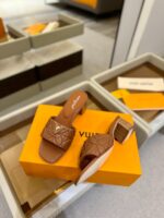 LV 2025高跟拖鞋｜頂級原單高仿・小羊皮電繡・5.5CM跟高時尚優雅