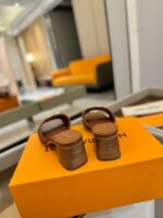 LV 2025高跟拖鞋｜頂級原單高仿・小羊皮電繡・5.5CM跟高時尚優雅