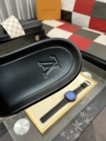 LV男士高仿涼拖鞋｜壓花Logo精緻鞋面・超軟鞋底・夏季休閒必備