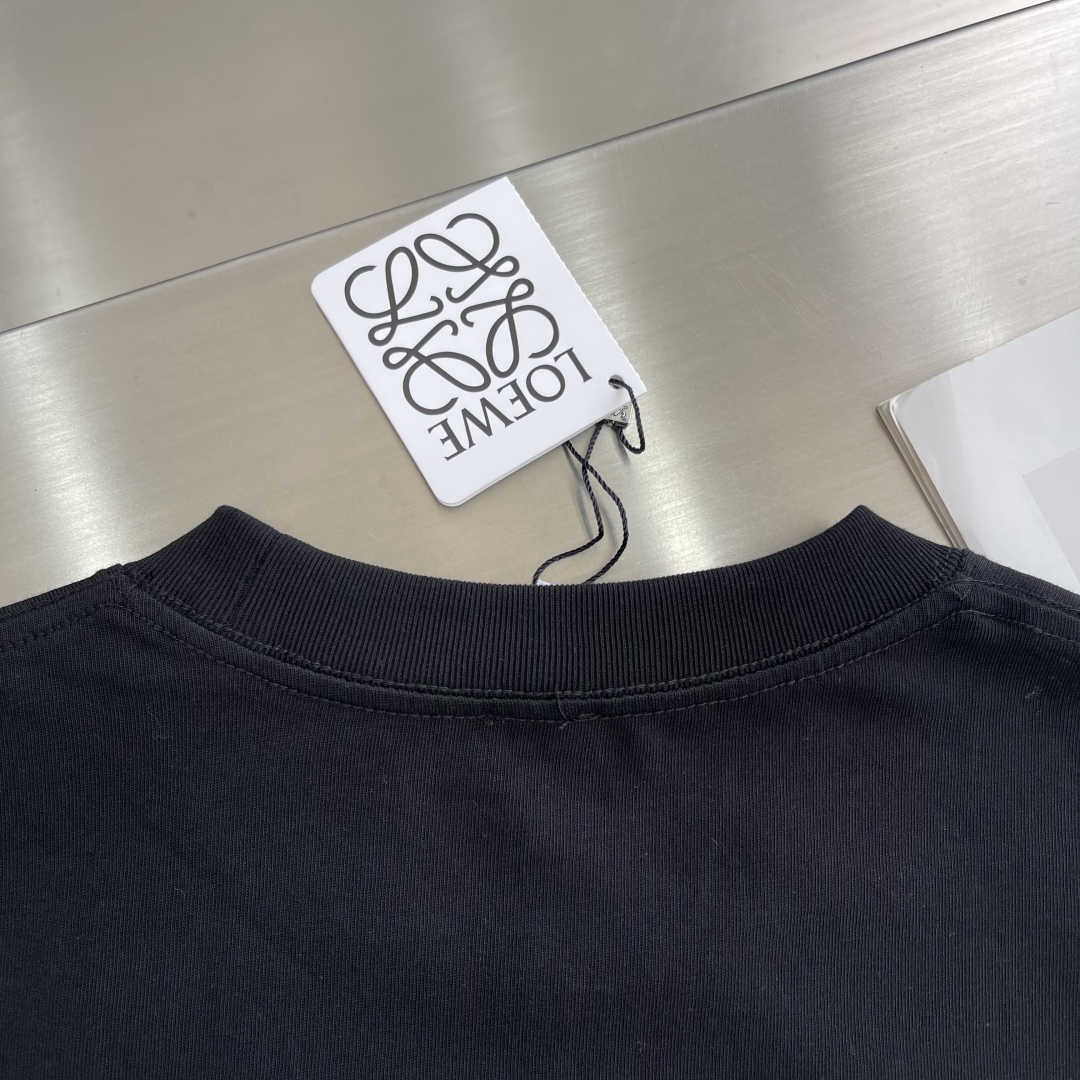 LOEW FW25新款纯色胸前小标Logo刺绣圆领长袖T恤 宽松舒适百搭