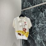 LOEWE 罗意威 女款刺绣翻领针织短袖 彩色童趣图案 樱桃花盆 松弛复古学院风