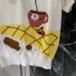 LOEWE 罗意威 女款刺绣翻领针织短袖 彩色童趣图案 樱桃花盆 松弛复古学院风